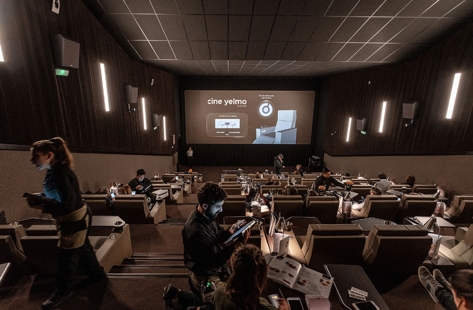 Cine lux