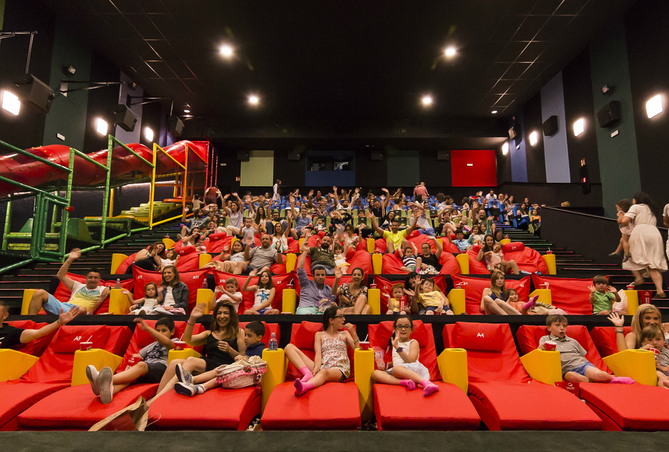 Cine familiar